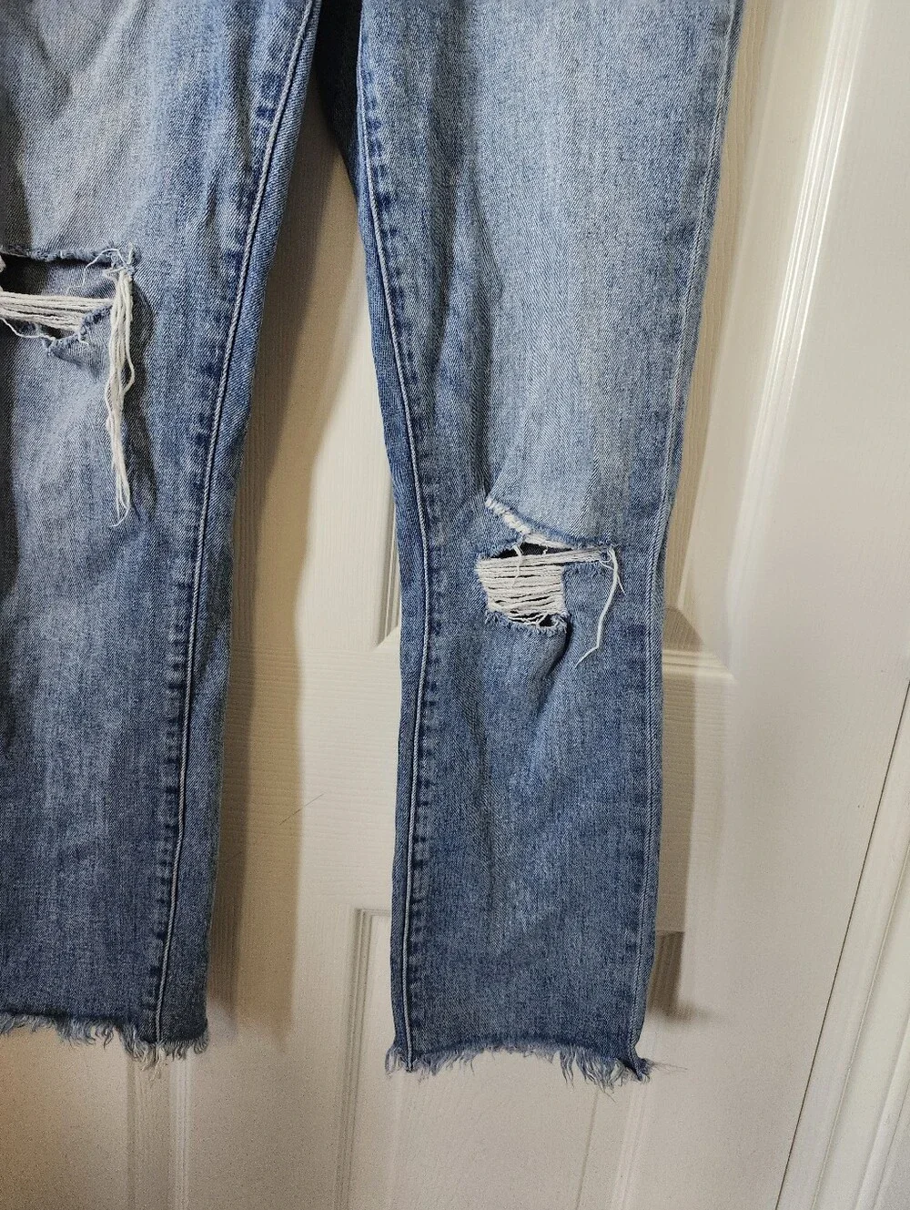 Madewell The Perfect Vintage Light Blue Straight Leg Distressed Jeans 26
